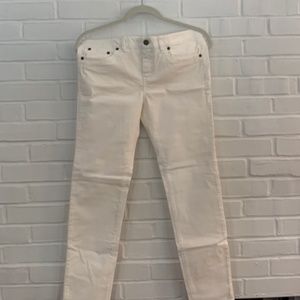 Vineyard Vines white corduroy pants